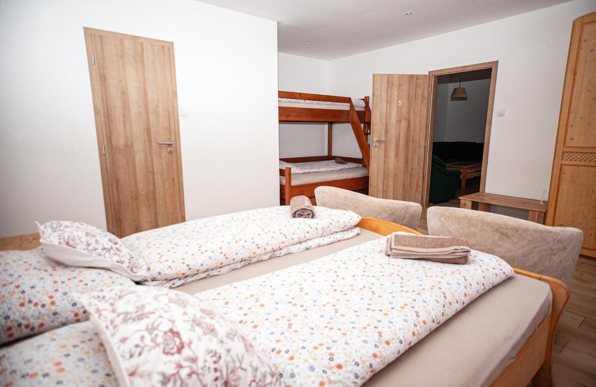 Hostinec Pod Ubocou Valaská Extérieur photo